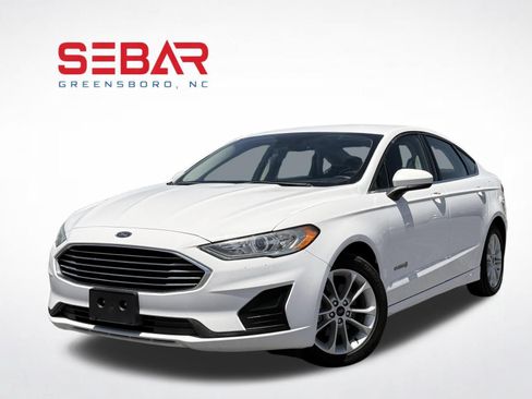 Used 2019 Ford Fusion SE FWD image 1