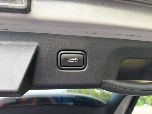 Used 2022 Hyundai Tucson Limited w/ Cargo Package FWD image 10