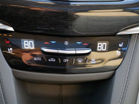 Used 2022 Cadillac XT6 Premium Luxury image 20