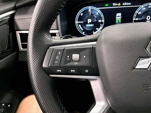 Used 2024 Mitsubishi Outlander Ralliart image 24