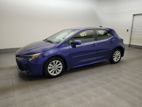 Used 2023 Toyota Corolla SE FWD image 2