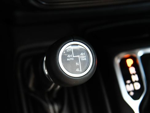 Used 2023 Jeep Wrangler Unlimited Sahara w/ Cold Weather Group AWD/4WD image 33