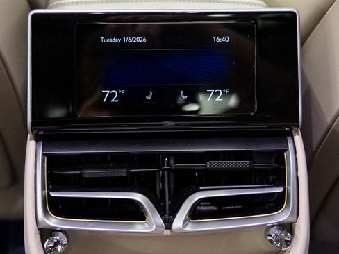 New 2026 Bentley Flying Spur Plug-In Hybrid image 39