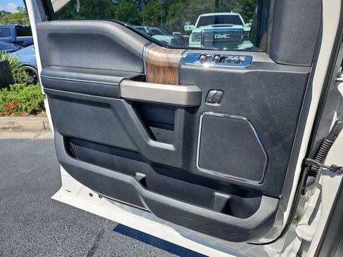 Used 2020 Ford F150 Lariat w/ Equipment Group 502A Luxury AWD/4WD image 31