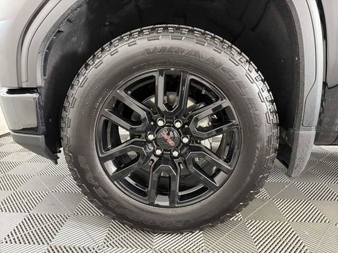 Used 2025 GMC Sierra 1500 Elevation image 9
