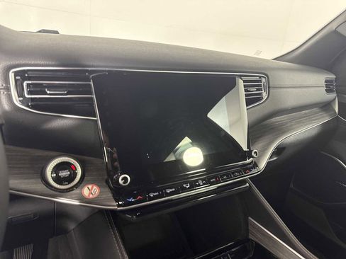 Used 2024 Jeep Wagoneer L Series II w/ Flexible Seating Group image 32