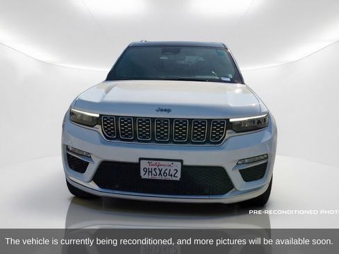 Used 2023 Jeep Grand Cherokee Summit w/ Luxury Tech Group V AWD/4WD image 2