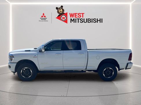 Used 2026 RAM 2500 Laramie AWD/4WD image 3