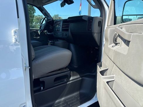 New 2025 Chevrolet Express 2500 WT w/ Enhanced Convenience Package image 19
