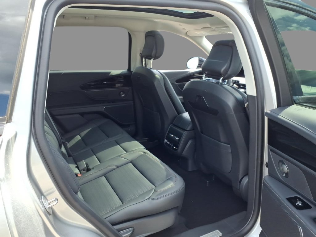 New 2026 Lincoln Nautilus Reserve w/ Jet Appearance Package AWD/4WD image 11