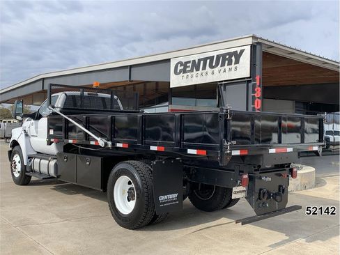 Used 2022 Ford F750 2WD Regular Cab Super Duty image 8