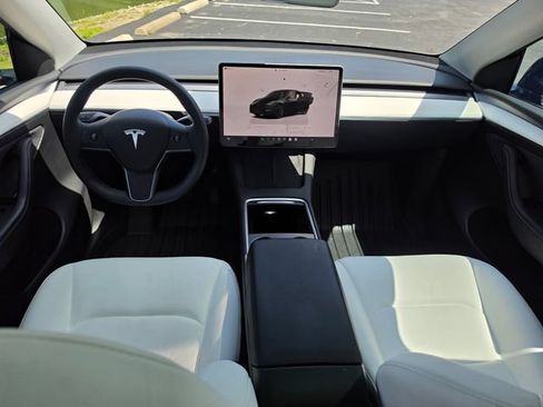 Used 2023 Tesla Model Y Long Range AWD/4WD image 29