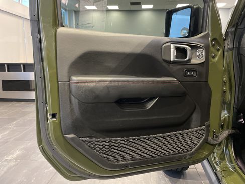 Used 2022 Jeep Gladiator Rubicon w/ LED Lighting Group image 14