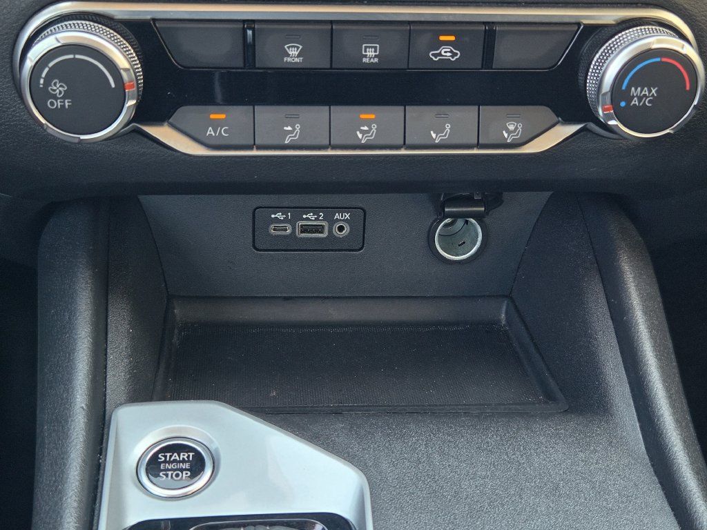 Used 2025 Nissan Altima 2.5 SV AWD/4WD image 17