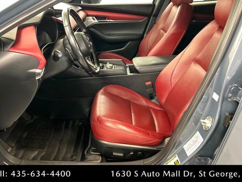 Used 2021 MAZDA MAZDA3 Hatchback w/Premium Plus Pkg image 17