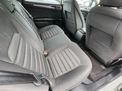 Used 2017 Ford Fusion SE FWD image 13