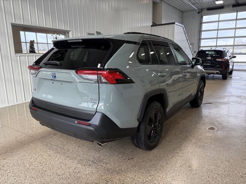 Used 2020 Toyota RAV4 XLE image 5