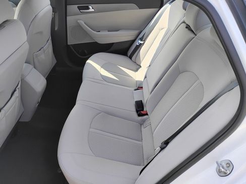 Used 2016 Hyundai Sonata SE FWD image 11