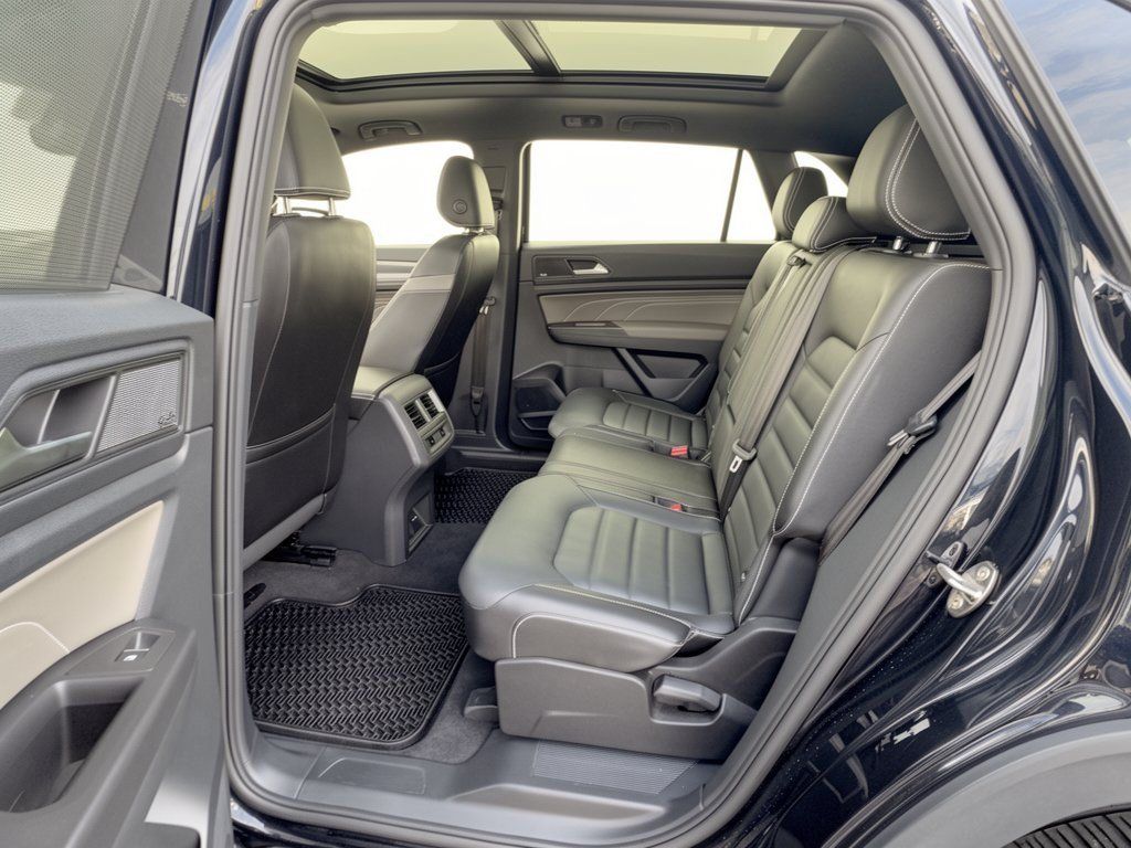 Certified 2023 Volkswagen Atlas Cross Sport SEL Premium R-Line AWD/4WD image 25