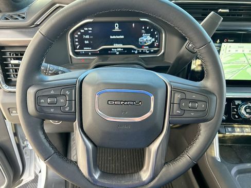 Used 2025 GMC Sierra 3500 Denali Ultimate AWD/4WD image 32