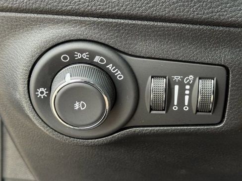 Used 2019 Jeep Compass Latitude w/ Popular Equipment Group image 25