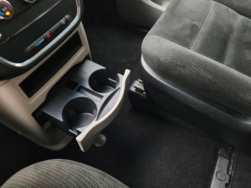 Used 2016 Dodge Grand Caravan American Value Package w/ UConnect Hands-Free Group FWD image 26