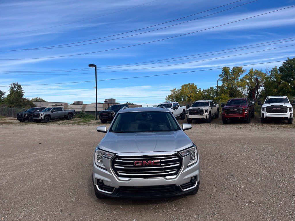 Used 2022 GMC Terrain SLT AWD/4WD image 3