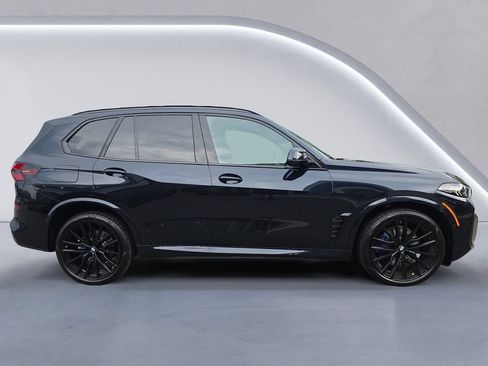 New 2026 BMW X5 xDrive40i w/ M Sport Package AWD/4WD image 3