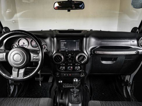Used 2011 Jeep Wrangler Unlimited Sport image 13