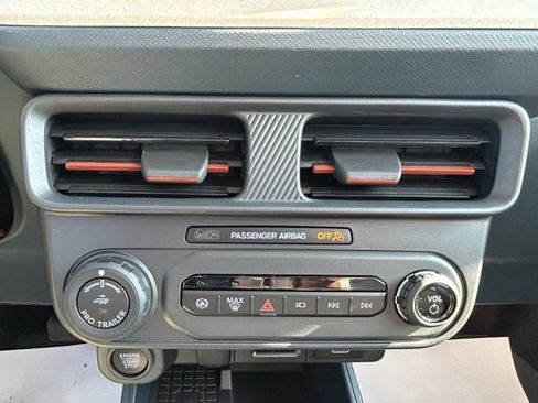 Used 2025 Ford Maverick Lariat w/ 4K Tow Package image 14