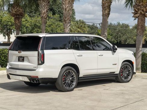 Used 2023 Cadillac Escalade V image 7