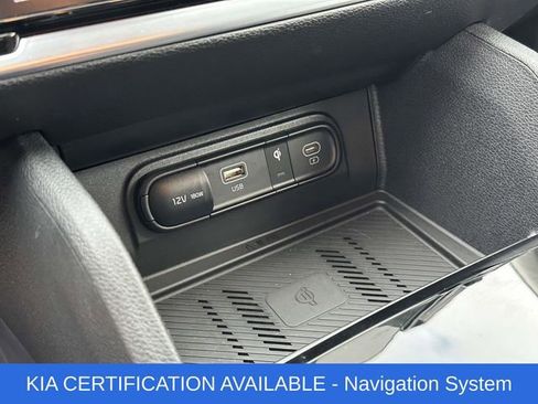 Used 2025 Kia Sportage EX image 7