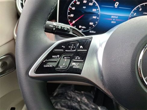 Used 2025 Mercedes-Benz GLC 300 GLC 300 image 21