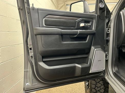 Used 2026 RAM 2500 Laramie AWD/4WD image 13