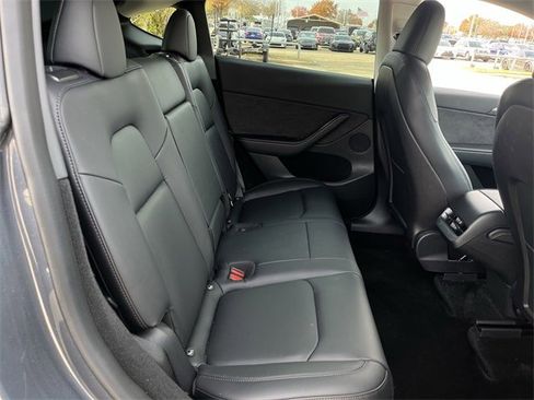 Used 2023 Tesla Model Y Long Range image 30