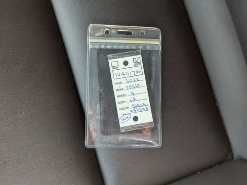 Used 2022 Tesla Model Y Long Range image 35