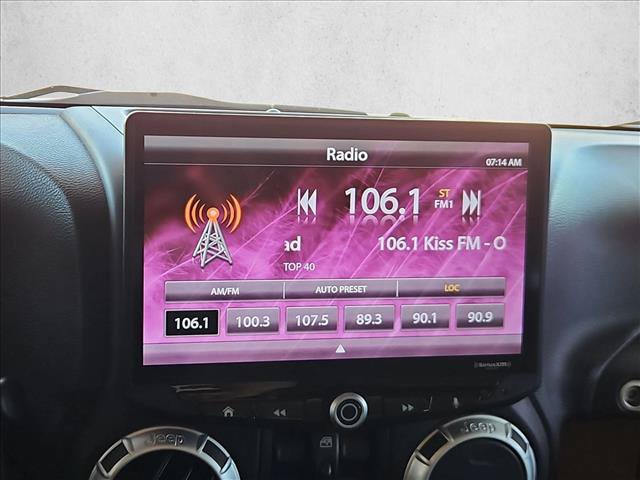 Used 2011 Jeep Wrangler Unlimited Sahara w/ Connectivity Group AWD/4WD image 12