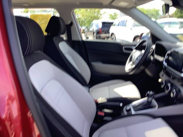 Used 2026 Hyundai Venue SEL FWD image 40