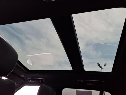 Used 2023 Land Rover Range Rover SE image 33