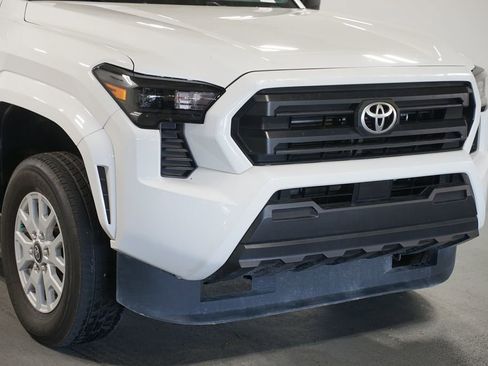 Used 2024 Toyota Tacoma SR AWD/4WD image 4
