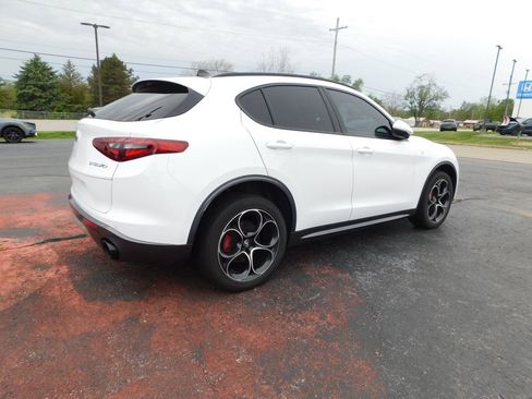 Used 2023 Alfa Romeo Stelvio AWD image 3