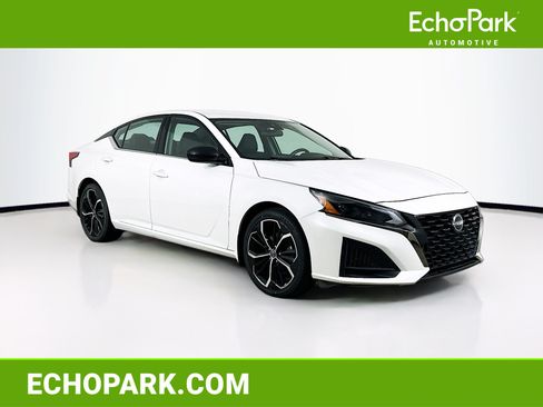 Used 2024 Nissan Altima 2.5 SR FWD image 1