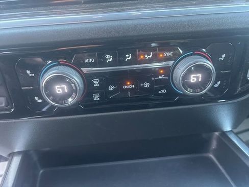 Used 2017 Nissan Pathfinder SV AWD/4WD image 33