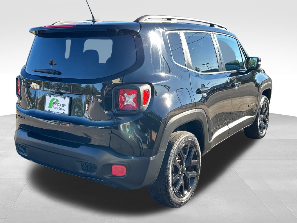 Used 2017 Jeep Renegade Altitude AWD/4WD image 7