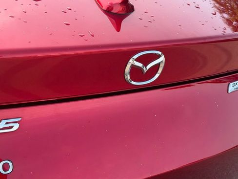 Used 2018 MAZDA MX-5 Miata RF Grand Touring RWD image 12