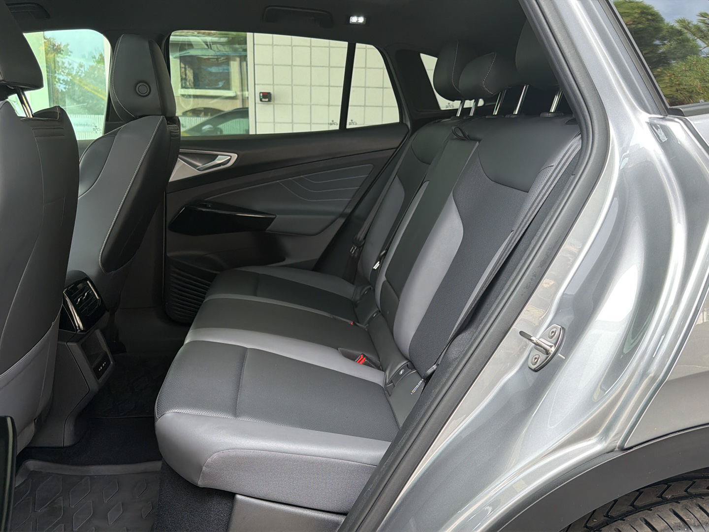 Certified 2023 Volkswagen ID.4 Pro S AWD/4WD image 16