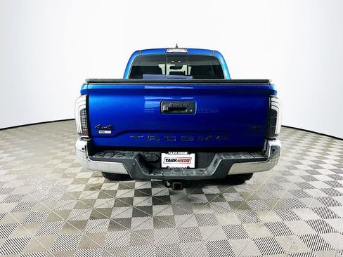 Used 2018 Toyota Tacoma SR5 image 9