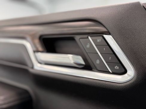 Used 2024 GMC Sierra 1500 SLT image 18