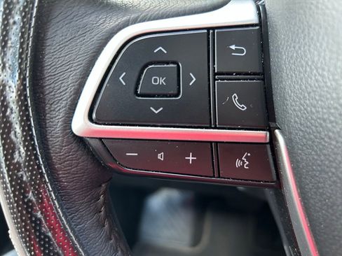 Used 2025 Toyota Sienna XLE FWD image 21