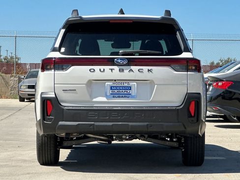 New 2026 Subaru Outback Premium w/ Premium/Limited Package AWD/4WD image 4